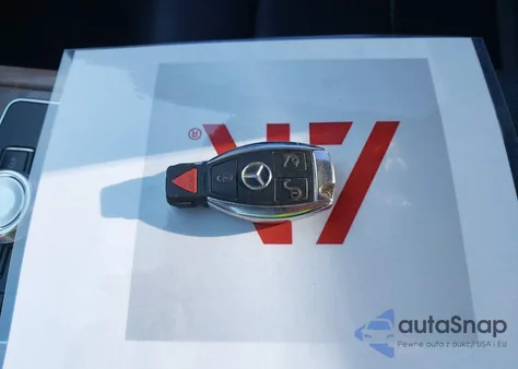 2012 Mercedes-Benz E 350 z USA, uszkodzony, nr VIN WDDHF5KB0CA648830